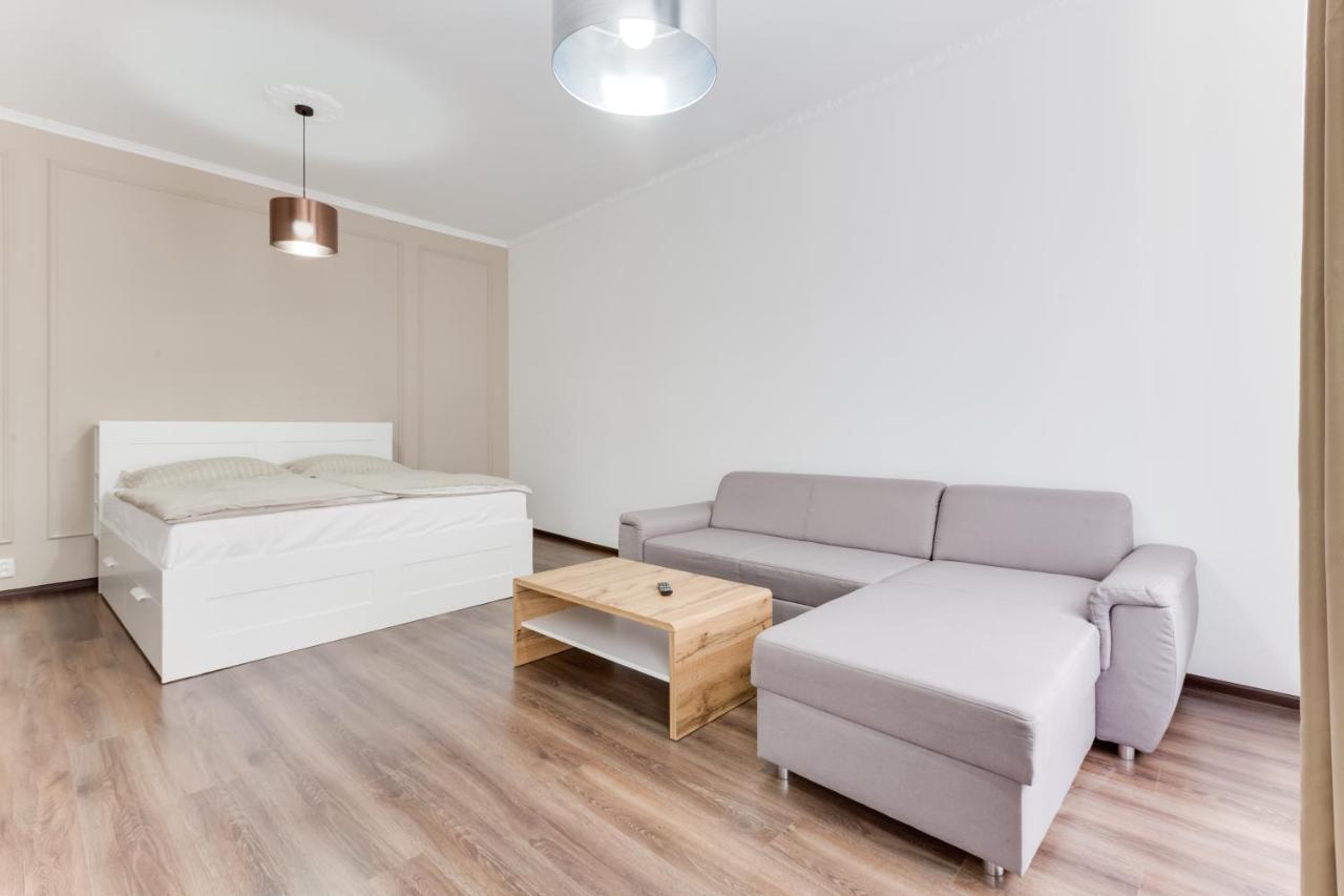Free Days Luxury Apartment Прага Экстерьер фото