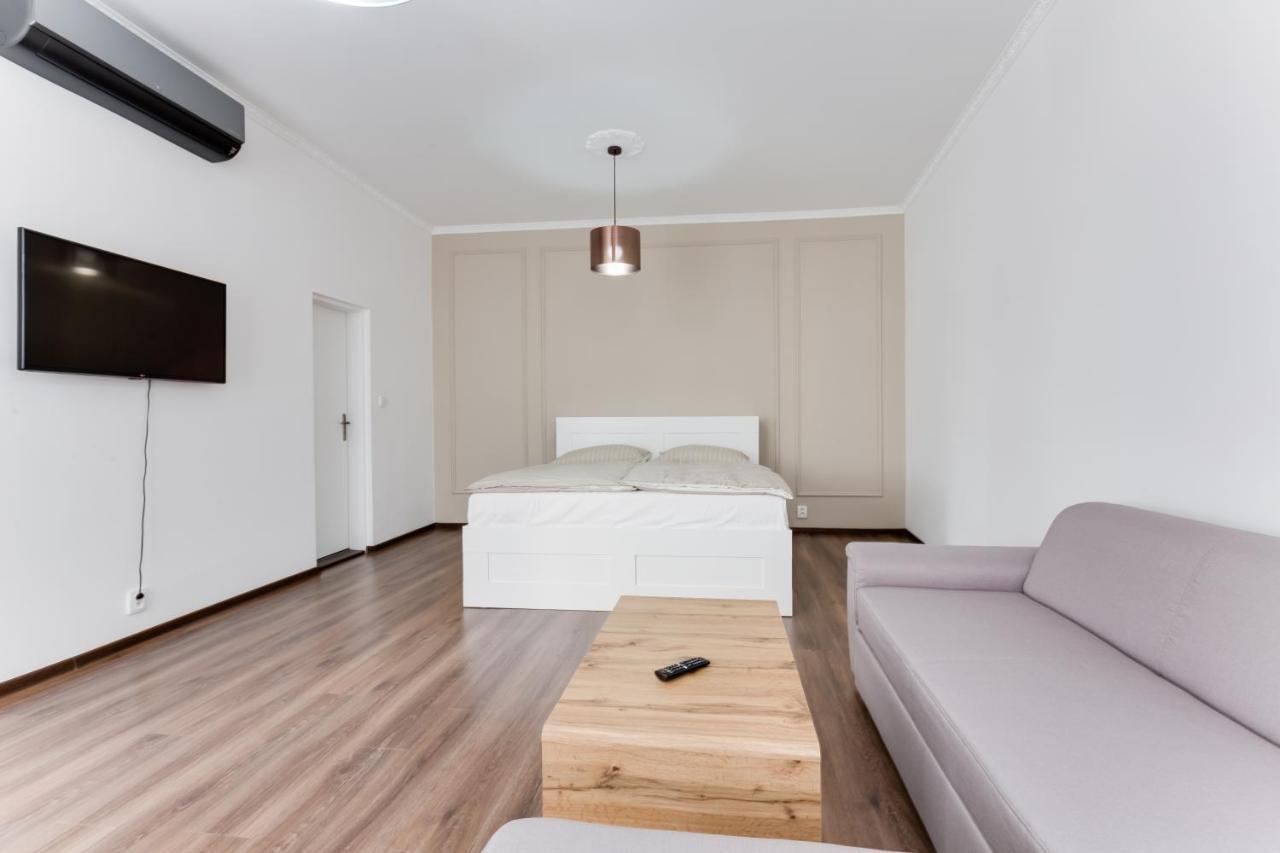 Free Days Luxury Apartment Прага Экстерьер фото