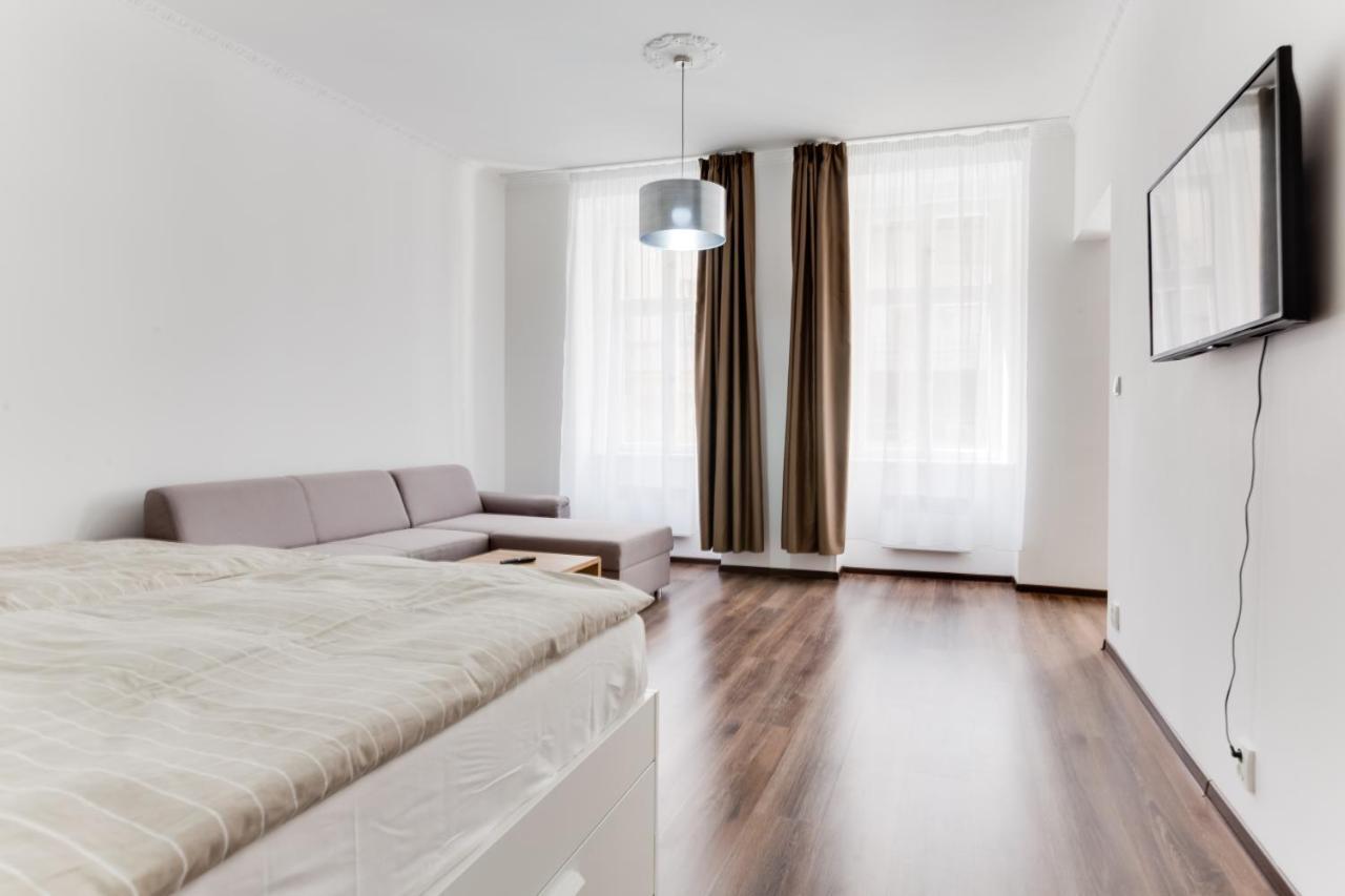 Free Days Luxury Apartment Прага Экстерьер фото