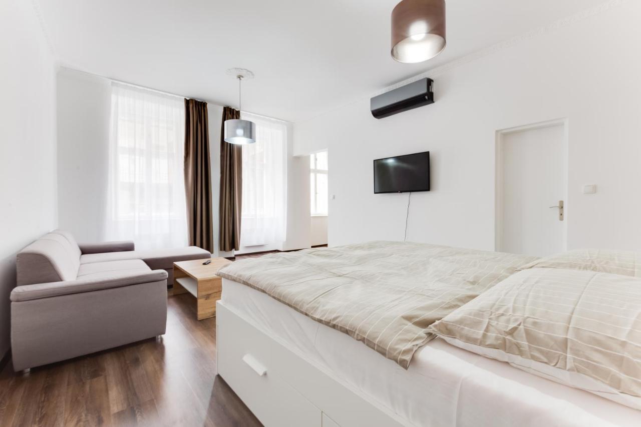 Free Days Luxury Apartment Прага Экстерьер фото